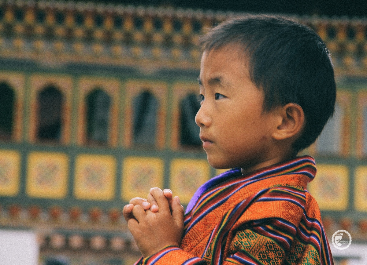 Bé đang cầu gì không biết nữa - Văn hóa Bhutan