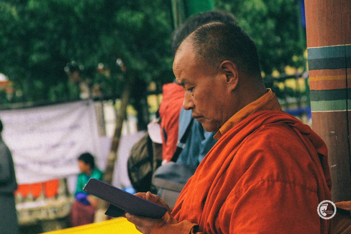 Sư thầy tụng kinh trong lễ hội - Văn hóa Bhutan