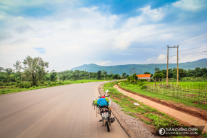Một cung đường trên đất nước Lào từ Savanakhet đi về cửa khẩu Lao Bảo